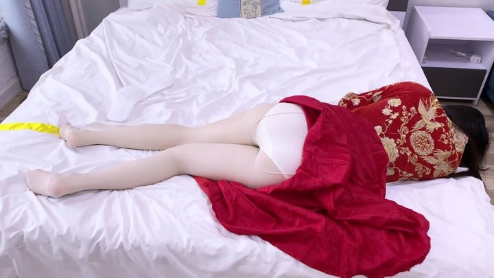 开韧带篇+秀禾服被捂晕+胁迫自行开韧带+压腿+八字开腿+伪劈叉+掰腿+长时间保持倒翻腿
https://mypikpak.com/s/VOqdNUVkVdgk80pUQ0qenjgno2