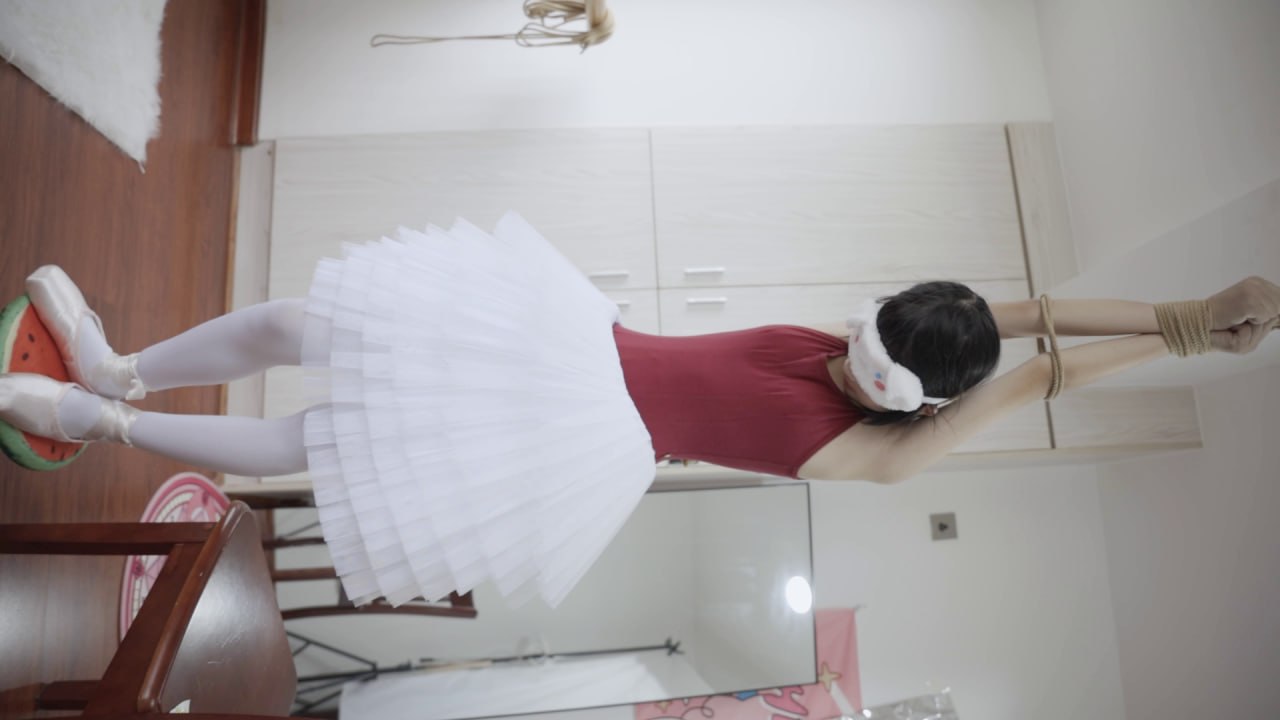 【安妮的芭蕾梦】白丝舞蹈袜芭蕾鞋基本功口活训练强制开腿吊缚立足尖后手合掌缚保鲜膜zdb全包tk
https://mypikpak.com/s/VOtwweQFxysrYxxVKzHbOmtDo2