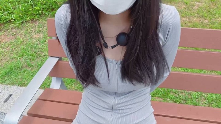 烈日下电机加贝贝 浑身黏腻着汗水～双手反绑逛公园却路人围观 贝贝一直吸咀花穴只好把浪叫藏在口球下～好不容易回车上又是一顿抽插把小骚逼喂的饱饱的～.mp4
https://mypikpak.com/s/VOuQJ5dSc3o42qextLbeS8yHo2
