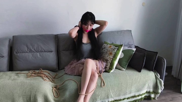 姐姐玩绳子被弟弟发现强制捆绑紧缚调教~
https://mypikpak.com/s/VOwYIPk2myRv9eGNUfGIkYYno2