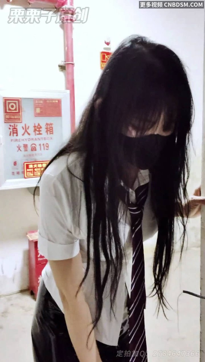 《搔首弄姿的女网红 04》 户外强高、户外调教、带伸缩假丁丁、衬衫、OL、女网红、包臀裙、吊带黑丝、高跟鞋.mp4
https://mypikpak.com/s/VOwpmGf_zFHdJXLcJ10-Q1txo2