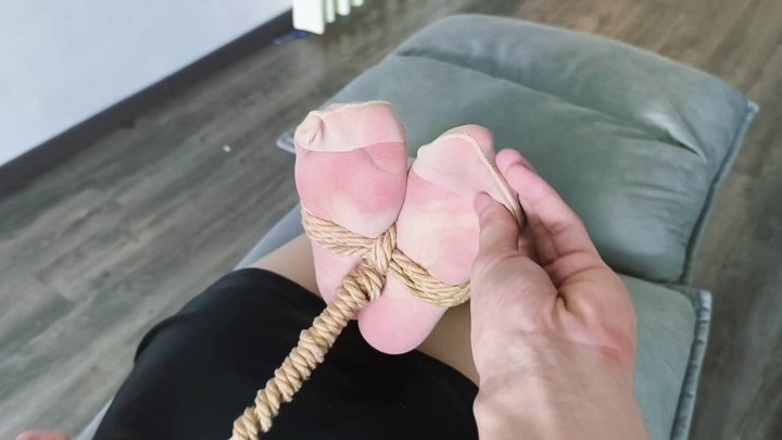 《拍卖》丝袜加裸足 连脚趾都不放过 紧缚驷马放置拍卖~
https://mypikpak.com/s/VOx-LOw4HniGvKdMasOo2LaCo2