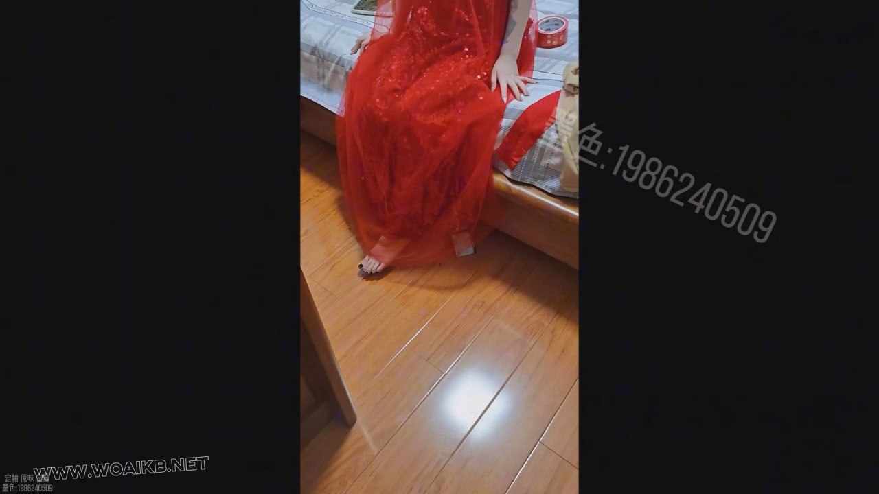 阳具口罩 穿脱原味内裤堵嘴 胶带封嘴 穿脱丝袜 捆绑椅子上吊起双腿 按摩棒强制高潮
https://mypikpak.com/s/VOmHkHHmxOE8MZfeNxJL_MuAo2